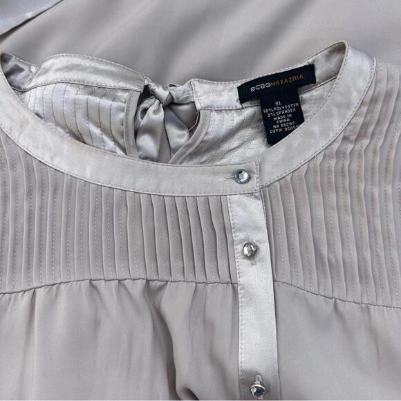 BCBGMAXAZRIA Long Sleeve Asymmetrical Yoke, Pleats, Tie Nape Beige Blouse | XL - Picture 9 of 10